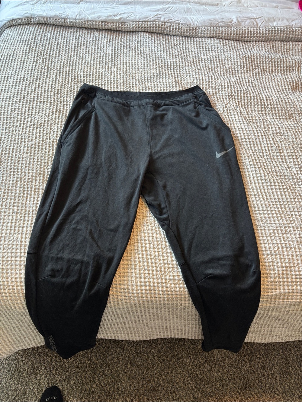 Nike Black Mens Athletic Jogger Sweatpants with Swoosh